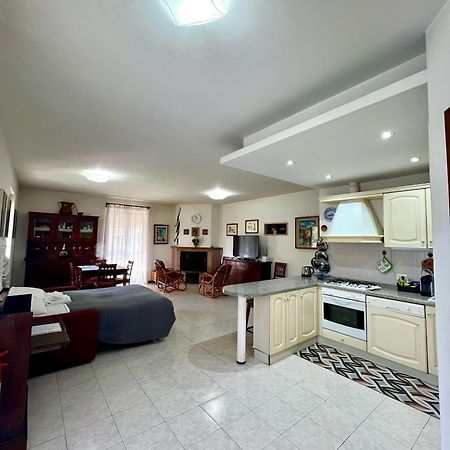 Appartamento Tra Il Borgo E Il Lago 安圭拉萨巴齐亚 外观 照片