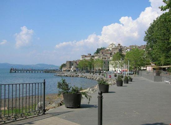 Appartamento Tra Il Borgo E Il Lago 安圭拉萨巴齐亚 外观 照片