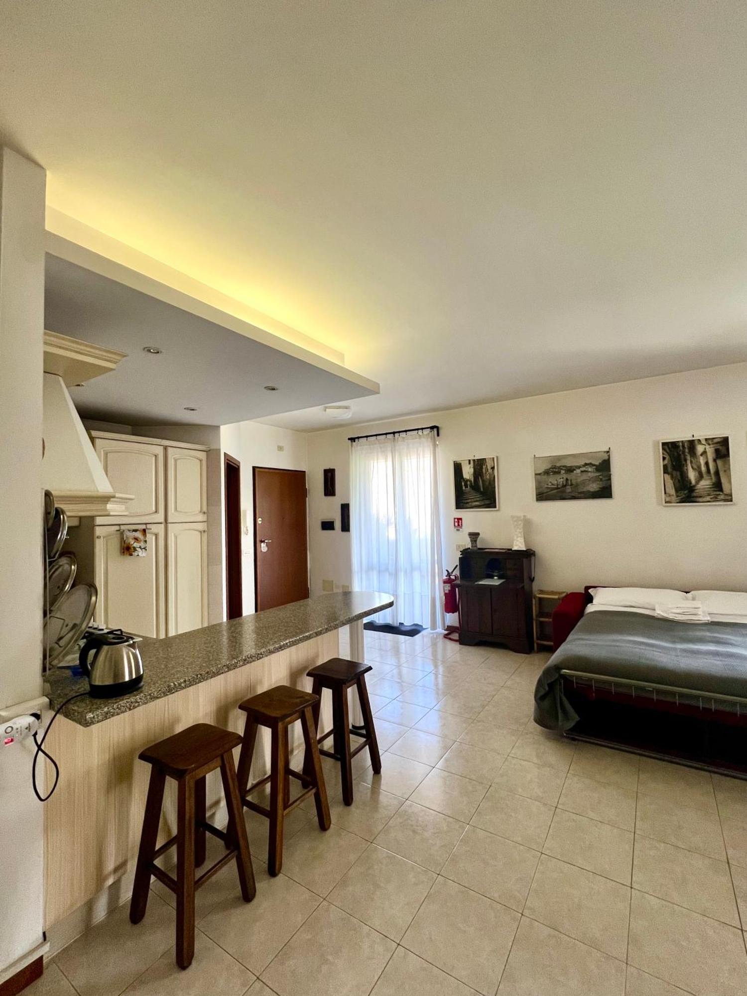 Appartamento Tra Il Borgo E Il Lago 安圭拉萨巴齐亚 外观 照片