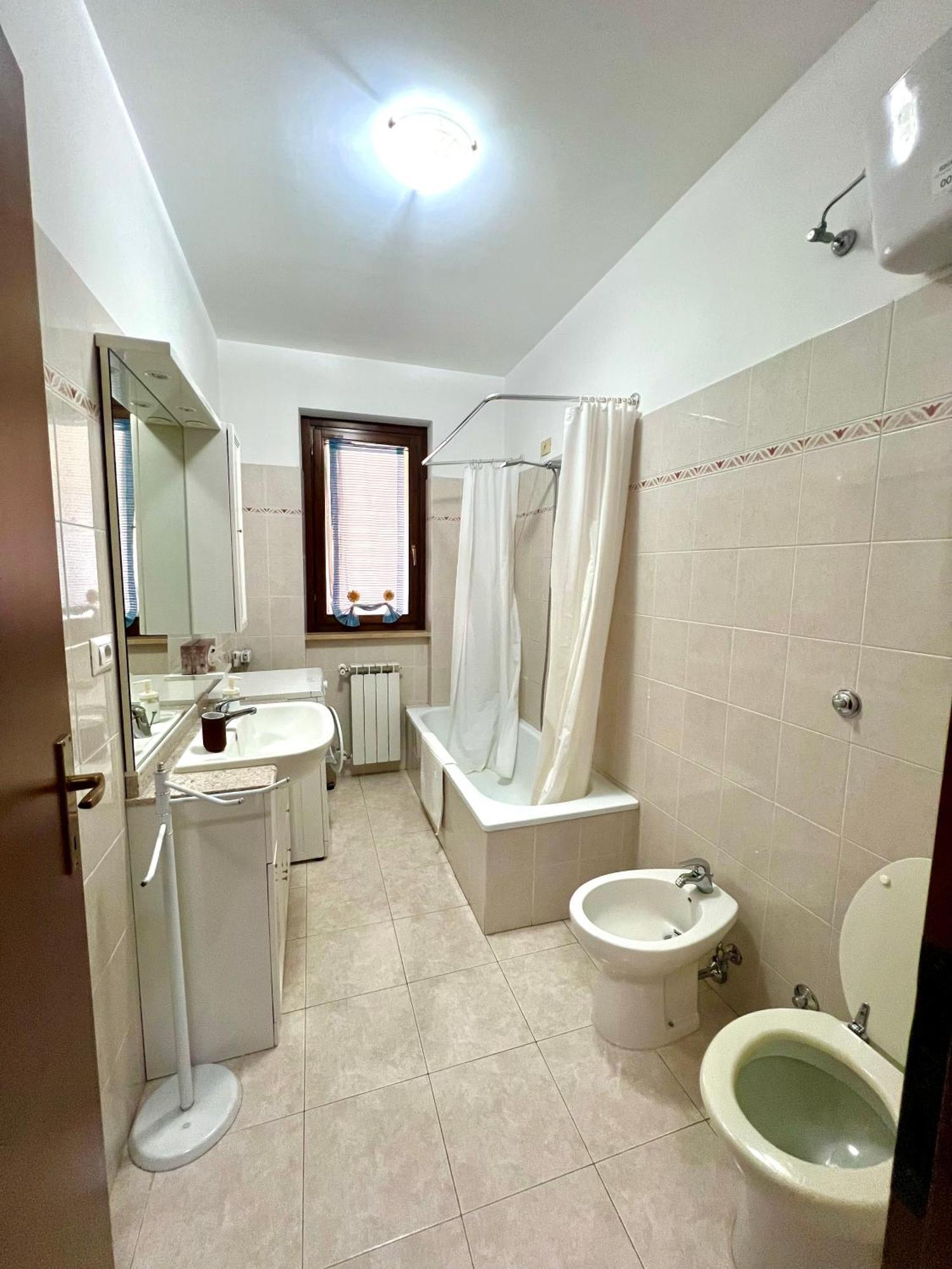 Appartamento Tra Il Borgo E Il Lago 安圭拉萨巴齐亚 外观 照片